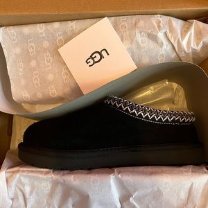 Ugg size 7 women Tasman